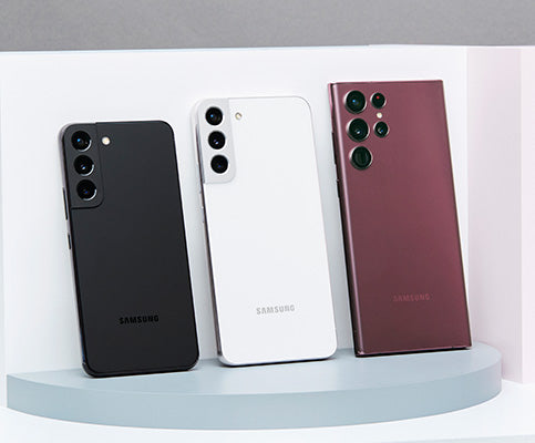 How to Choose Your Samsung Galaxy S22 Model With a Case and Screen Protector