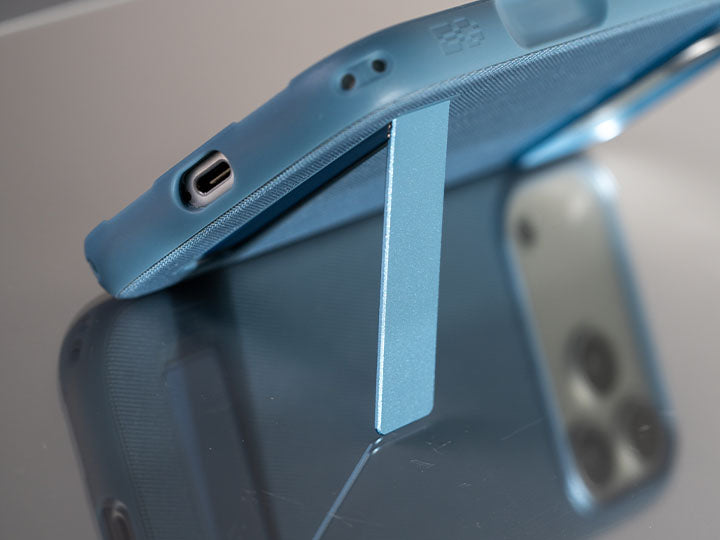 Aluminum kickstand