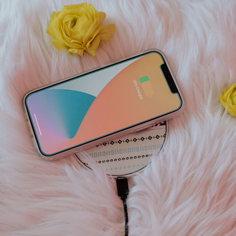 Wireless Charging Pad—(Silver) with Geometric Pattern